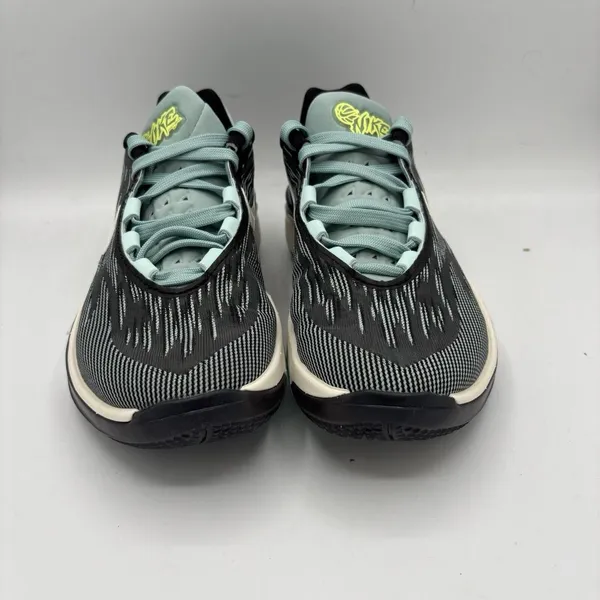 Nike Air Zoom GT‎ Cut 2 Women's size 6 Black Mint Basketball FQ8706 300 - Image 2