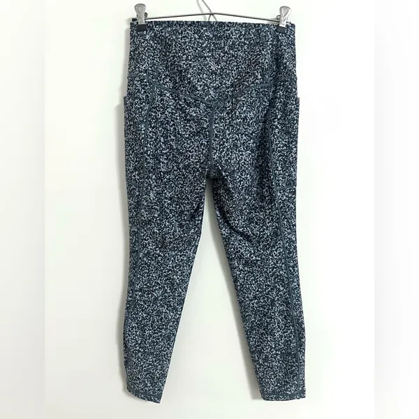 Athleta Salutation Stash 7/8 Tight Medium 25” - Image 3