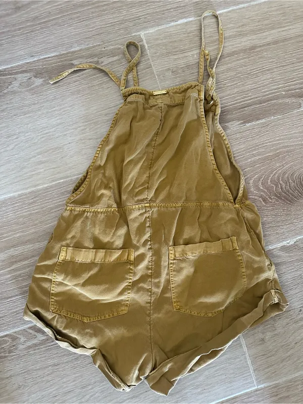 Billabong Mustard Yellow Elastic Waist Shorts - Image 4