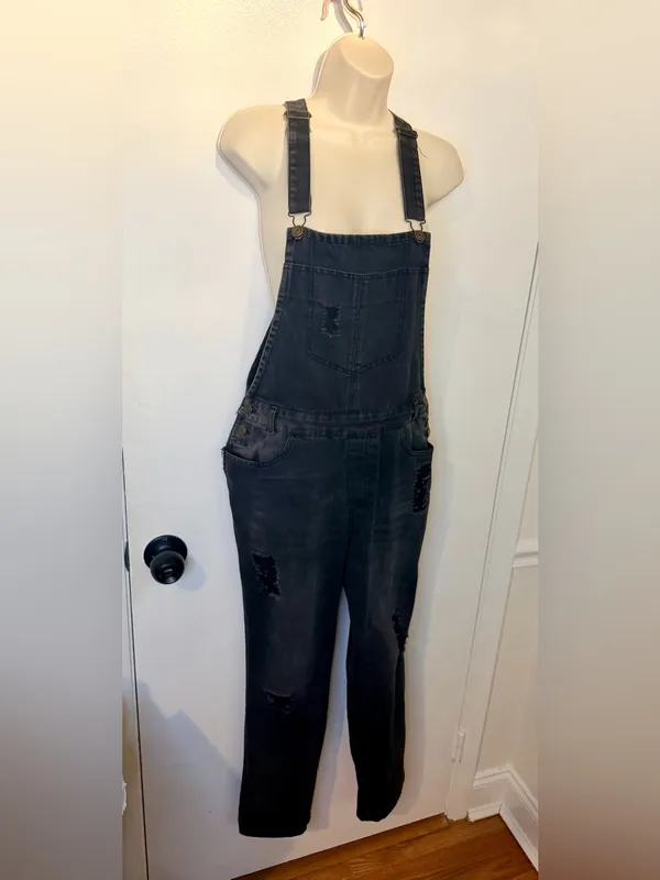 Love Tree Denim Overalls Size M Dark Wash Distressed Black Gray Overalls - Image 3