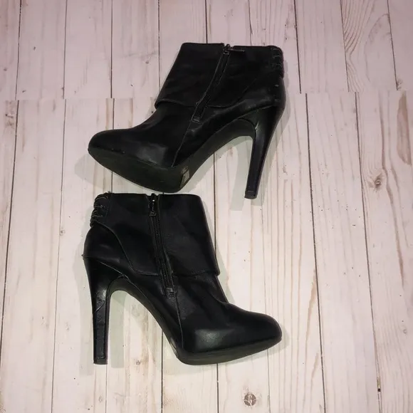 Jessica Simpson black leather booties - Image 4