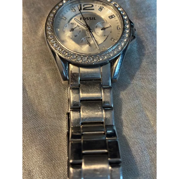 Fossil Riley Multifunction Silver Tone Crystal Bezel Watch ES3202 10 ATM - Image 3
