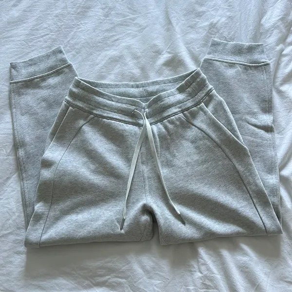 Lululemon Scuba High-Rise Cropped Jogger - Image 2