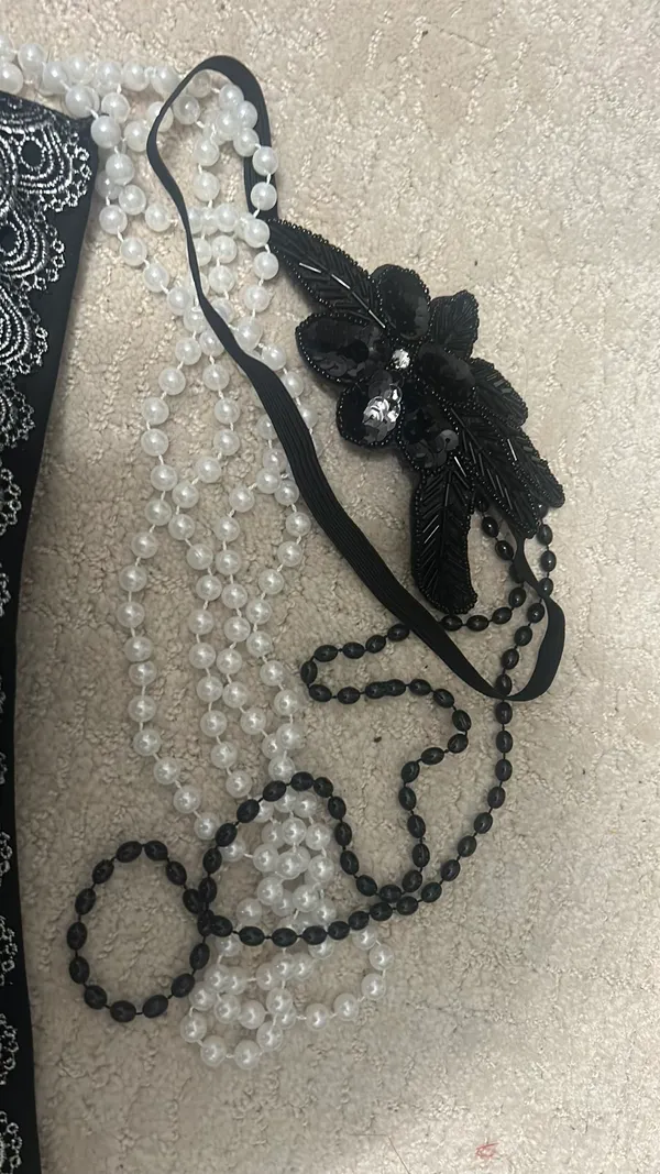 Spirit Halloween Flapper Costume - Image 2