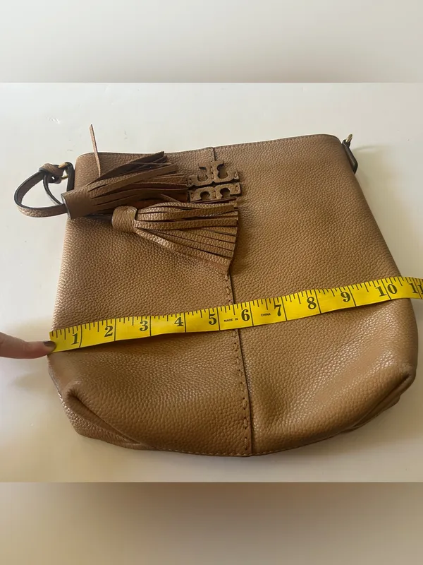 Tory Burch pebbled leather McGraw swingpack crossbody bag - Image 14