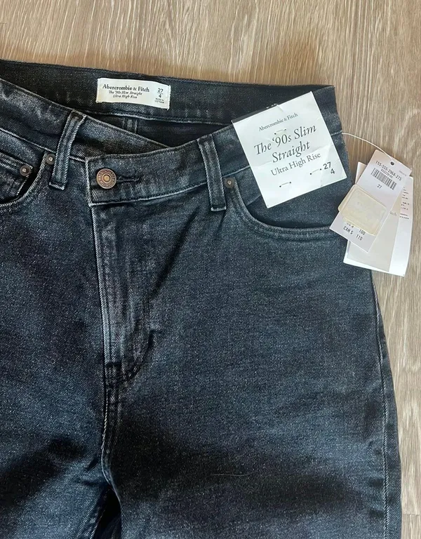 90s Slim Straight Jeans - Image 3
