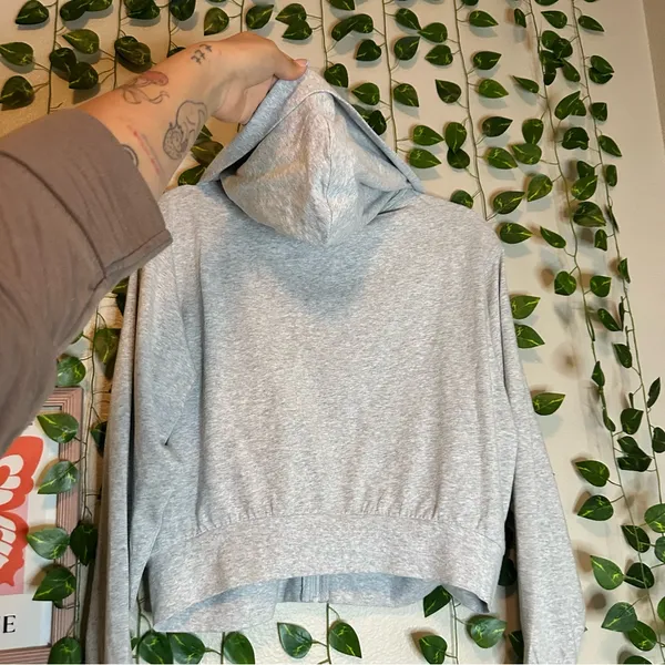 Skims gray zip up cropped hoodie casual influencer cotton light heather - Image 6