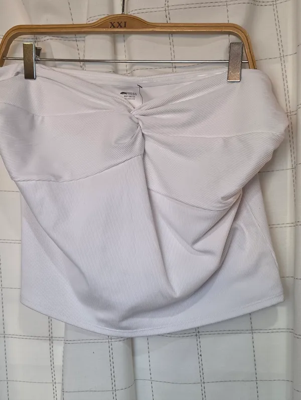 Express Body Contour Seamless Ribbed Twist Top-XL - Image 2