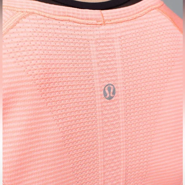 Lululemon Run: Swiftly Tech V Neck Heathered Very Light Flare - Image 2