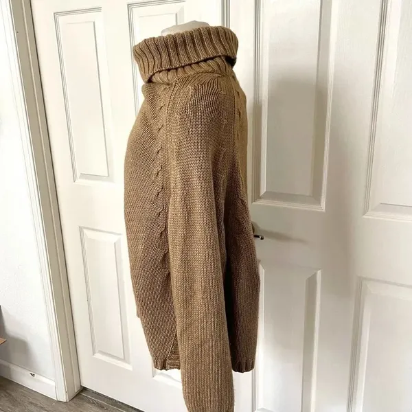 Escada cashmere/silk tan turtleneck sweater - Image 4