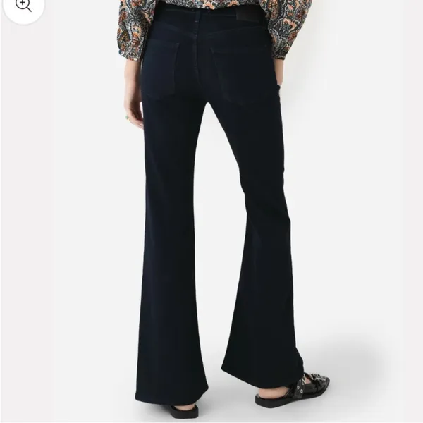 EUC 7 For All Mankind Isola Flare Jeans Black Size 32 - Image 2