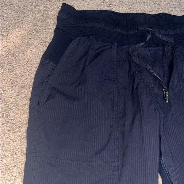 Lululemon Dance Studio Mid Rise Crop 25"‎ Black 4 - Image 5