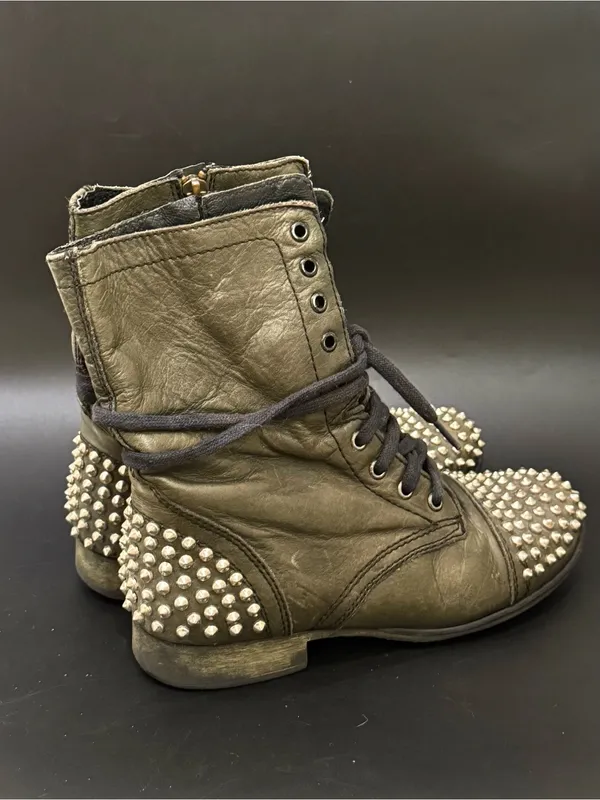 STEVE MADDEN “Tarnney” Dark Olive Green Leather Studded Combat Boots Size 7.5M - Image 4