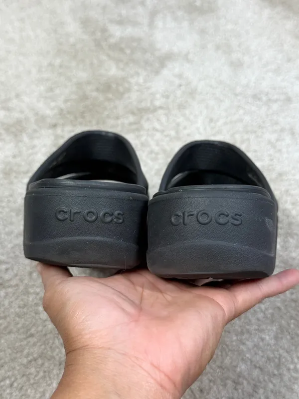 Crocs Women’s Gateway Strappy Sandals Lightweight Platform Sole in Black 7 - Image 9
