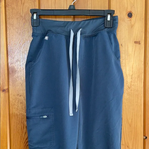 FIGS Navy Blue Jogger Pants pants XS Zamora tapered pants nurse scrubs doctor - Image 3
