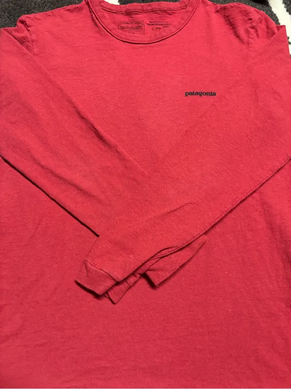patagonia red graphic long sleeve - Image 2