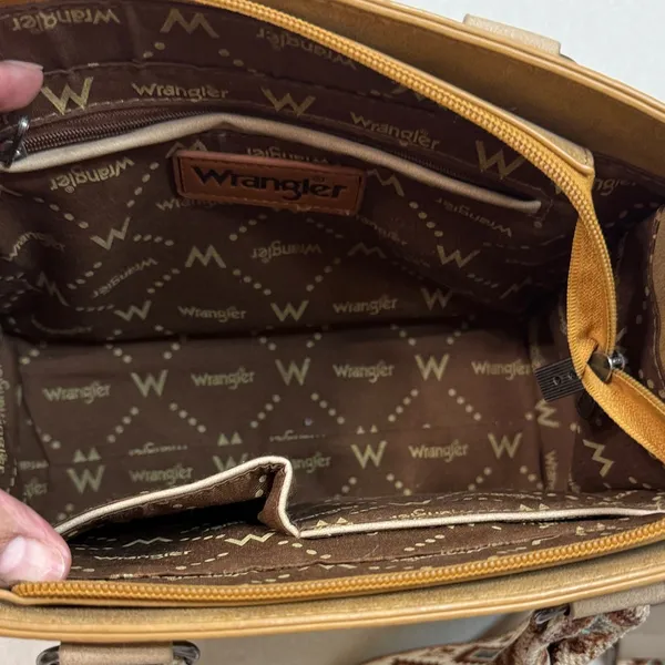 Wrangler Tan Tote Bag with Patterned Handles - Image 4
