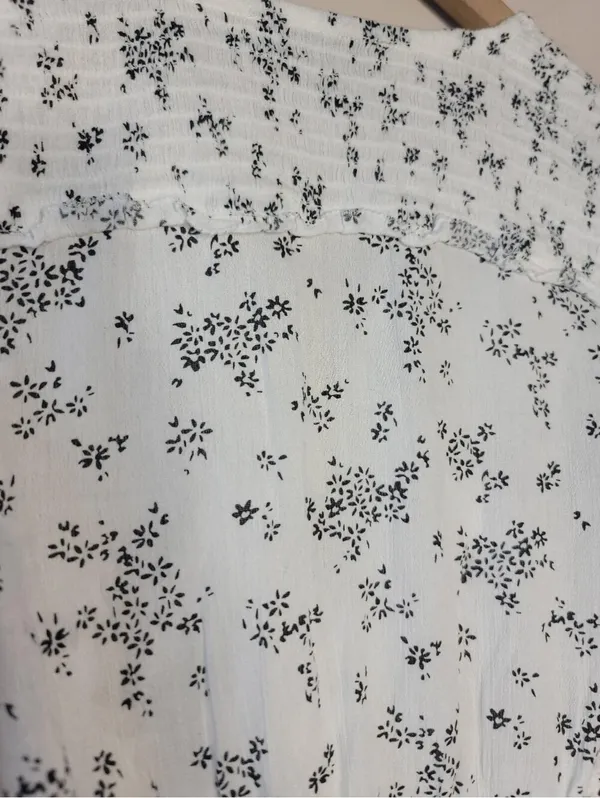 Abercrombie & Fitch Ditsy Floral Smocked Blouse Fairy S - Image 5