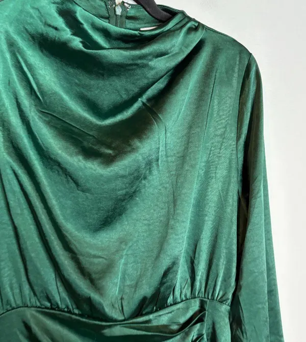 NWT Olia Green Satin Long Sleeve Mini Dress - Image 3