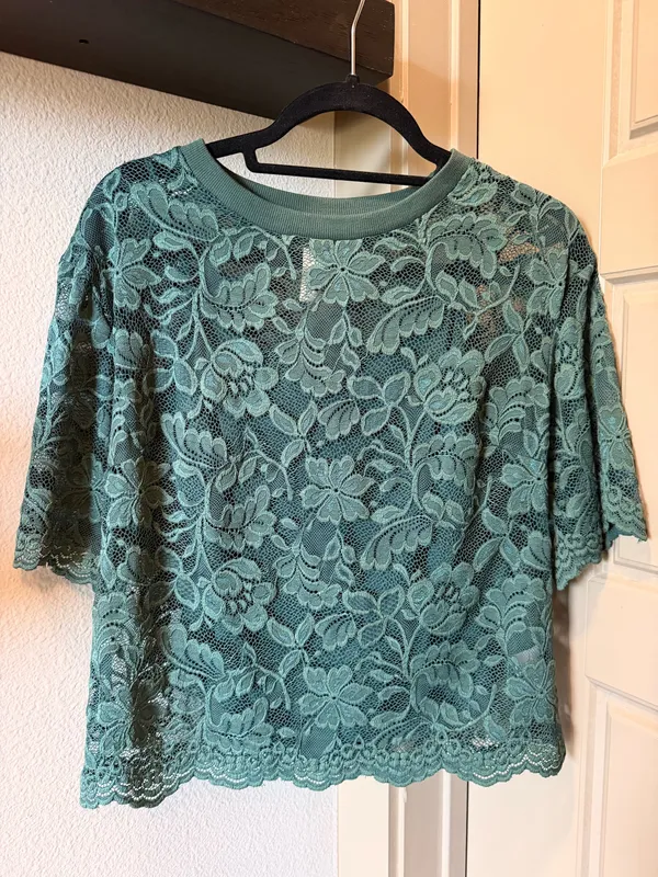 Dolan Boxy Anthropologie Lace Tee Green - Image 4