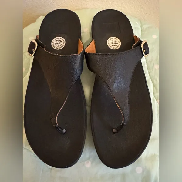 Fitflop Black Textured Sandals Womens size 10 - Image 5