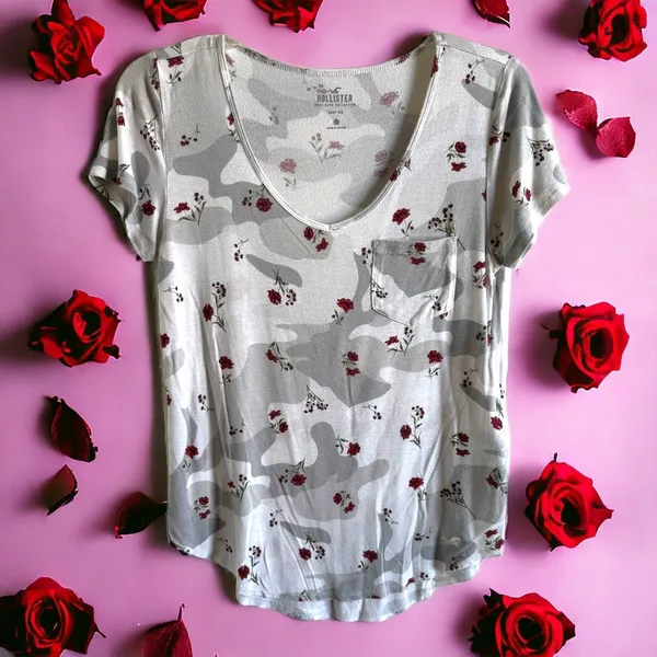 Hollister Womens Tee Sz XS Gray White Camo Camouflage Flowers Pocket Easy‎ Top - Image 3