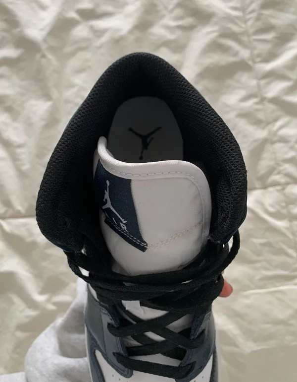 Nike Jordan 1 Mid - Image 12