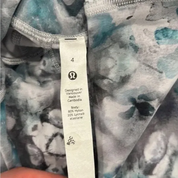 lululemon athletica Gray and Blue Leggings with Unique Pattern - Image 2