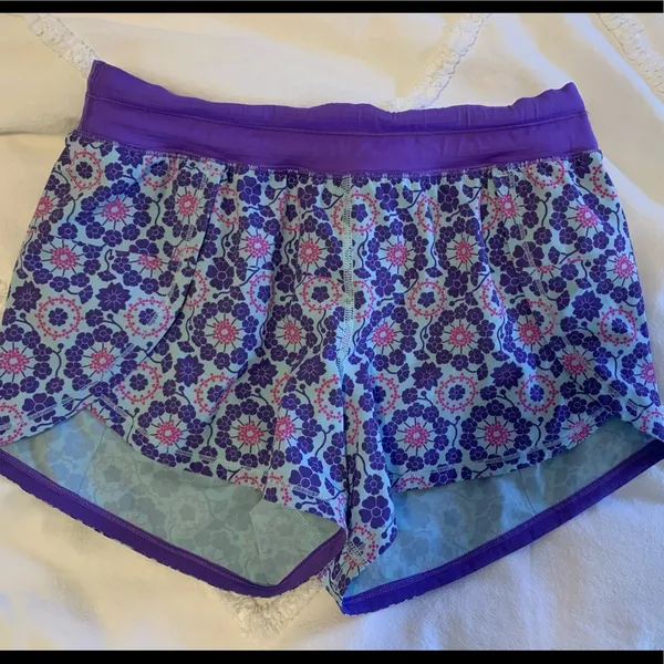 Lululemon Purple Floral Twiggy Run Shorts - Image 2