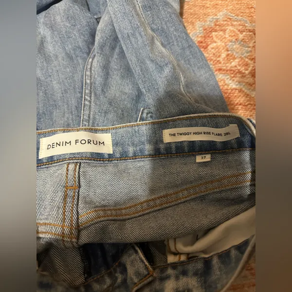 Aritzia denim forum the twiggy high rise flare 28L size 27 - Image 2