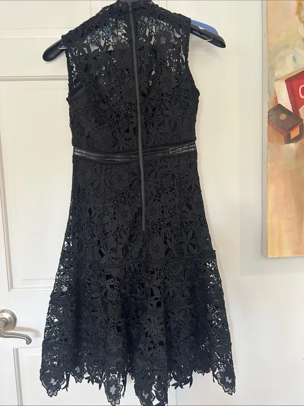 EUC Bardot Elise dress black lace US Size 6 / S - Image 4