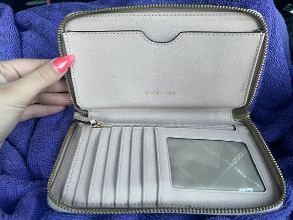 Michael Kors Wallet - Image 2