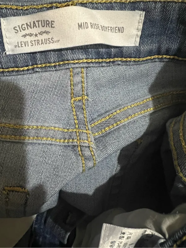 Levi's Levi Strauss Signature Mid Rise Boyfriend Jeans Women’s 6 W28 Distressed Raw Hem - Image 6