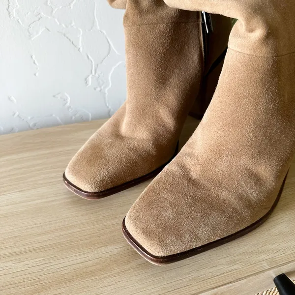 Vince Camuto | Dantania Mid Calf Suede Block Heel Boot‎ in Tan - Image 7