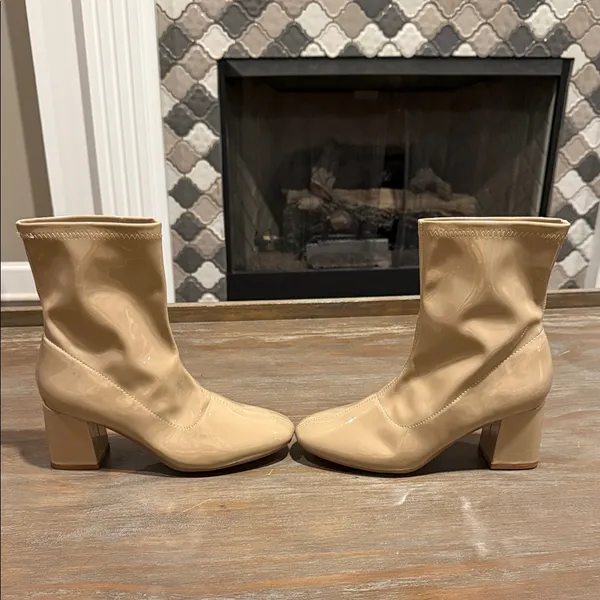 Journee Collection Reice Square Toe Block Heel Bootie Tan Size‎ 6.5 NWOB - Image 2