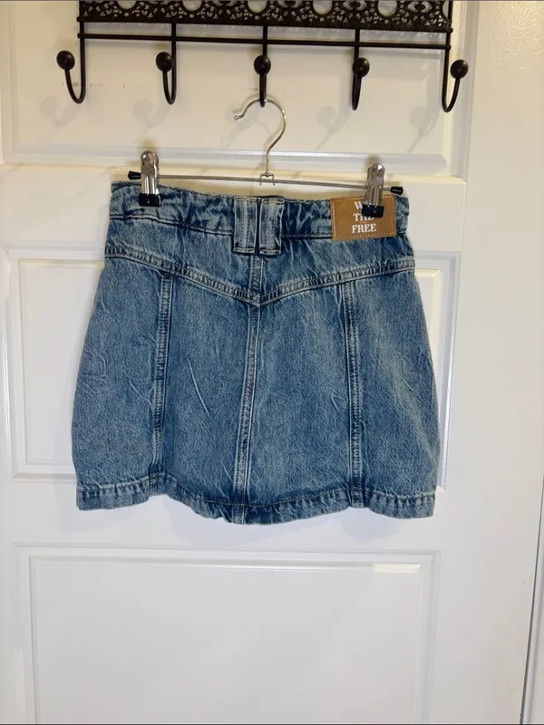 Free People We The Free Denim Mini Skirt Paint Splatter Button Front Size 24 - Image 3