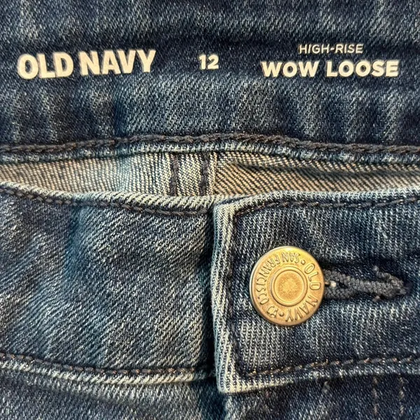 Old Navy Size 12 High Rise WOW Loose Jeans - Image 3
