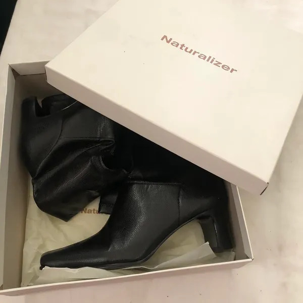 2000s Y2k Vintage Black knee-high fitted faux leather boots square toe kitten 2” heels - Womens 8N - Image 7