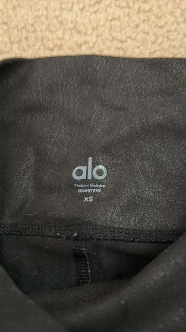 Alo Yoga Leggings - Image 2