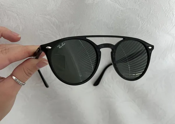 Ray-Ban Black Round Sunglasses - Image 2