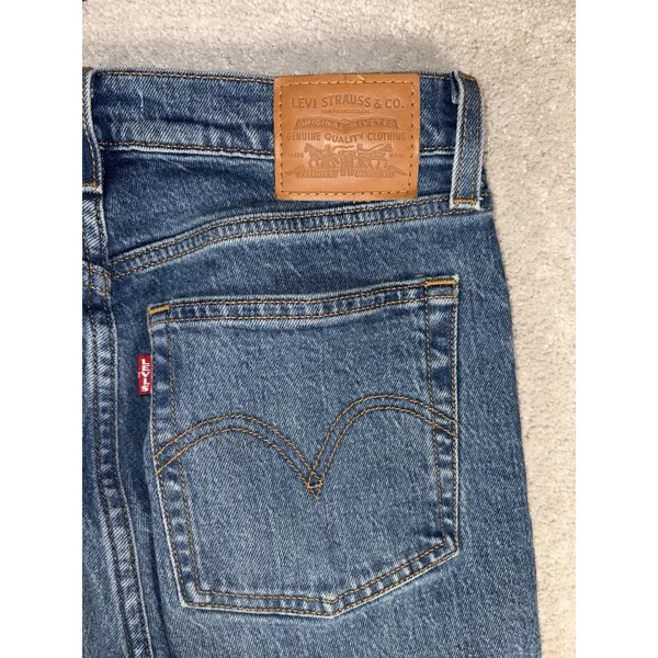 Levis Jeans Womens 26 blue Denim Wedgie Straight Button Fly Premium - Image 9