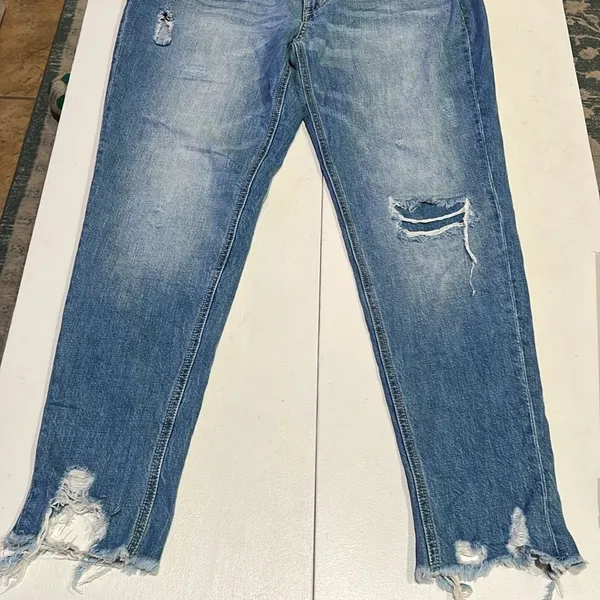Kancan women’s high rise fray distressed jeans size 9/28 - Image 2