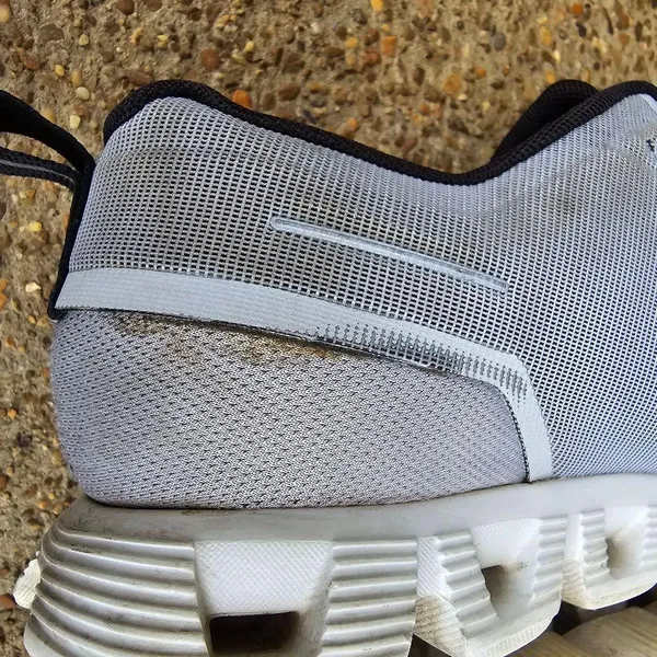 On Cloud 5 Waterproof Women Size 10 Running Shoes Gray Black Activewear Walking - Image 4