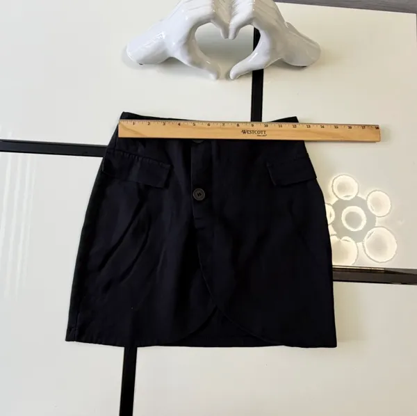PrettyLittleThing Black Mock-Wrap Mini Skirt with Buttons - Size US 2 / UK 6 - Image 4