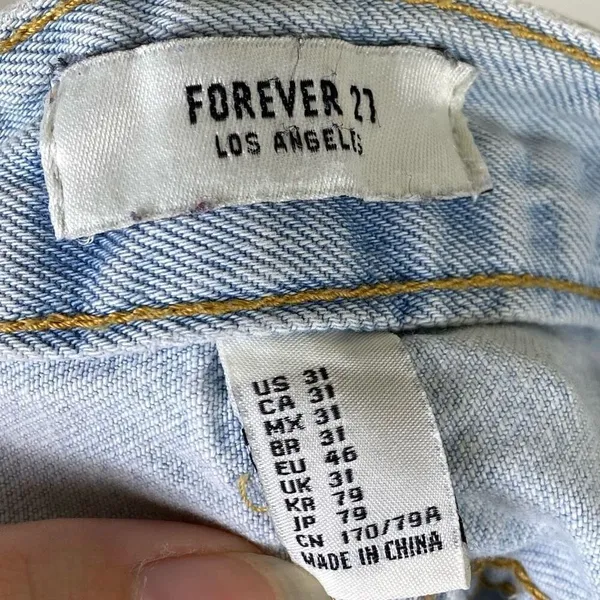 Forever 21 Light Wash Distressed Denim Raw Hem High Rise Jean Shorts Size 31 - Image 4