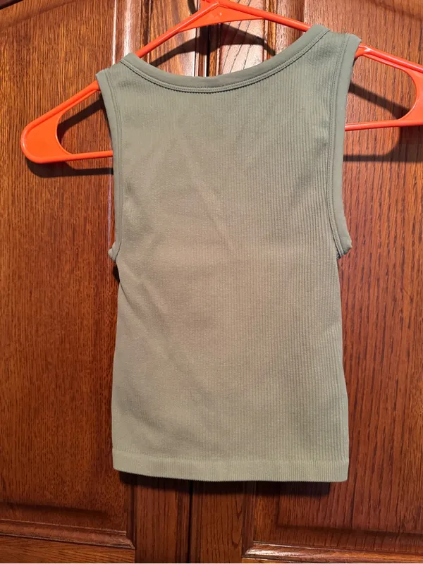Aritzia Sunday Best SinchSeamless Ribbed Cropped Tank in Sage Green, Size XXS - Image 3