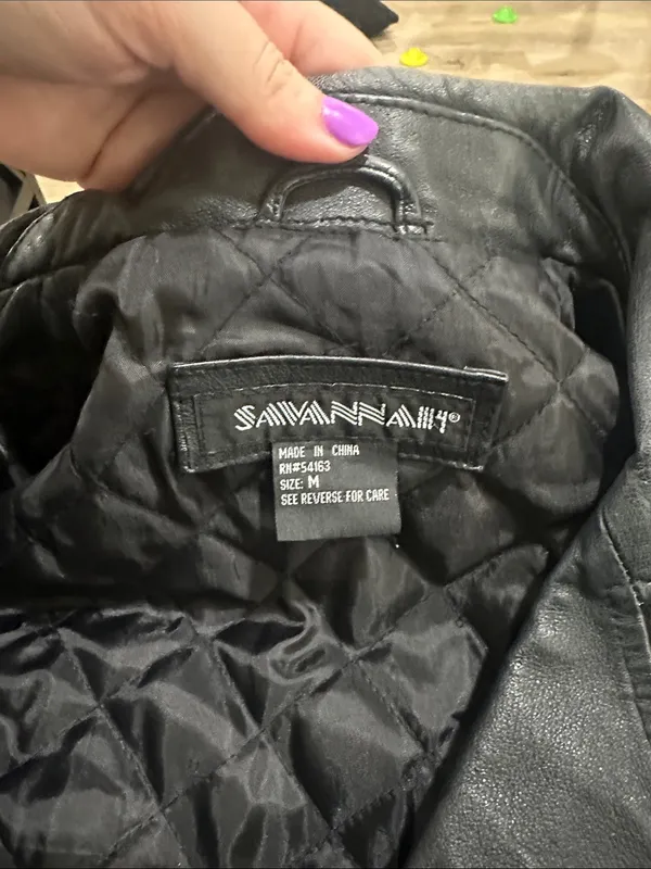 Savannah Black Leather Button - Image 2