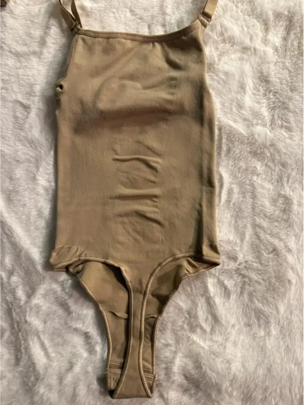 SKIMS Underbust Shaping Bodysuit Thong Clay Small New - Image 5