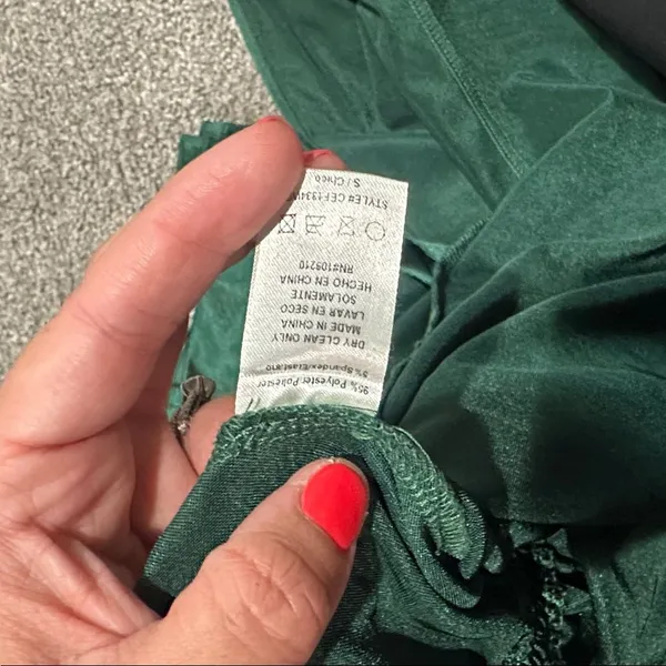 Windsor emerald‎ green long evening gown with side slit size small - Image 9