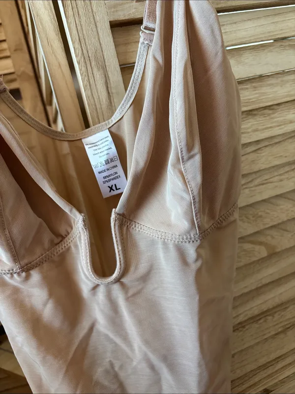 Women’s Nude Shaping Bodysuit with Plunge V-Neck Thong Style XL NWOT - Image 3